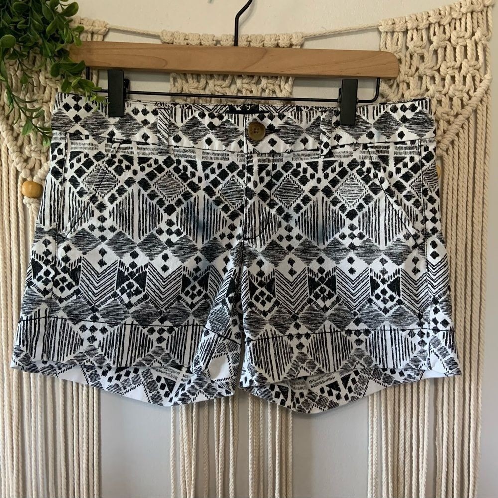 AMERICAN EAGLE Women's Stretch MIDI Boho Geometric Print Shorts Black White 6